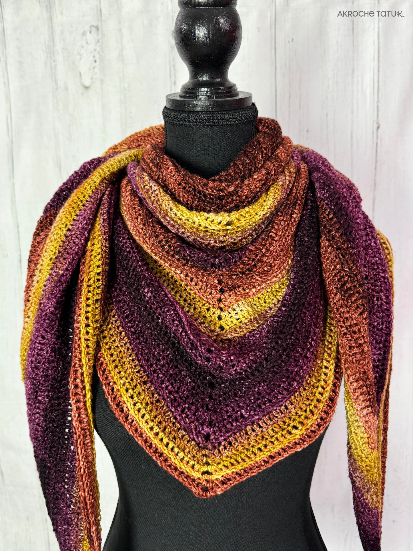 Delta shawl — Crochet pattern
