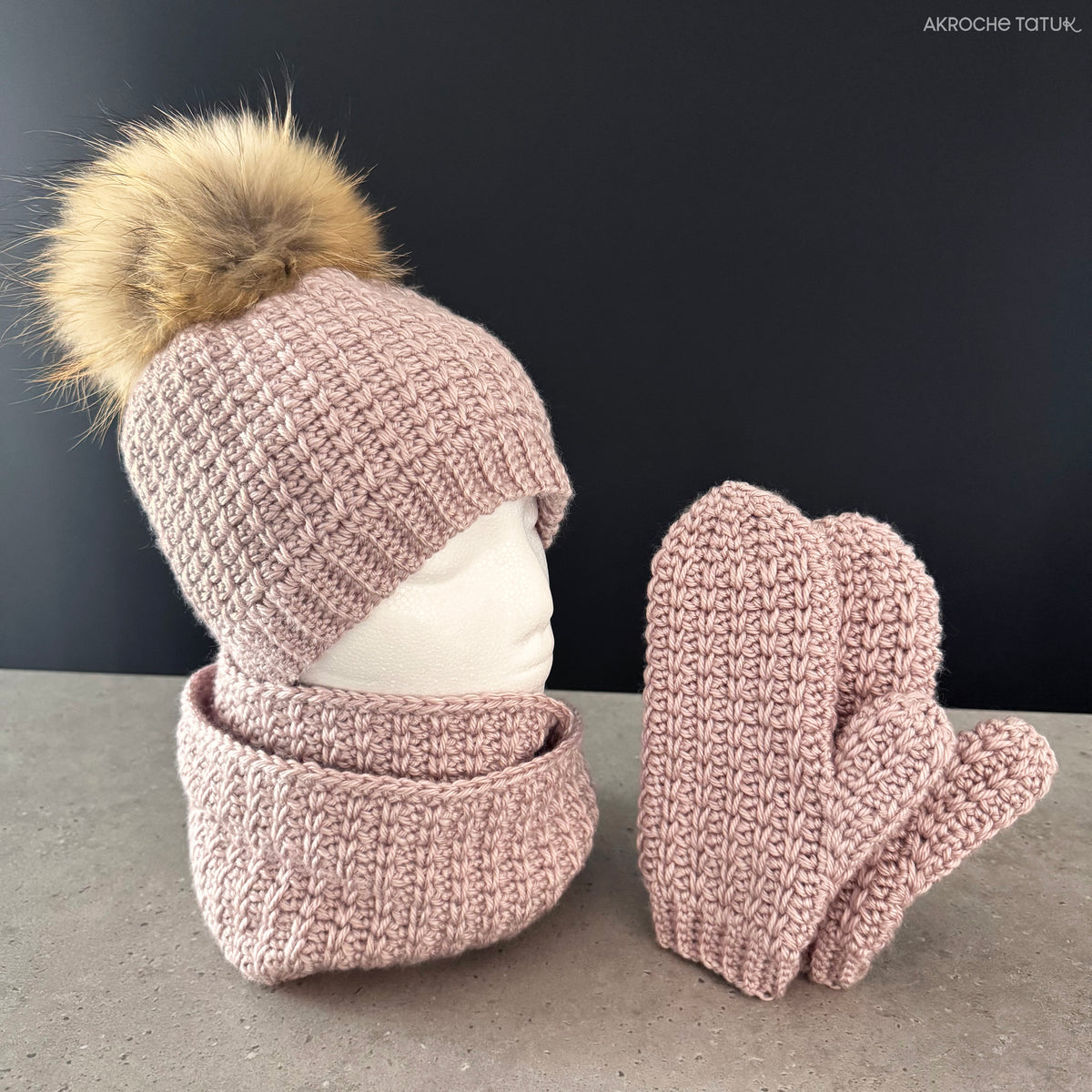 Crochet pattern - Polar Star Mittens