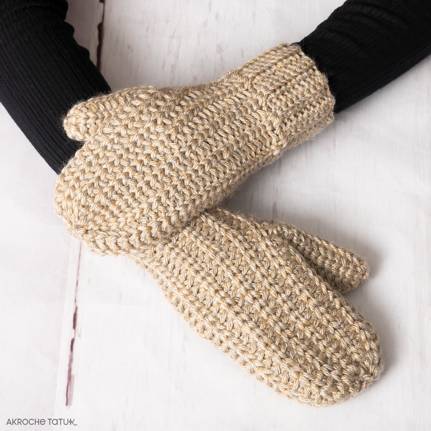 Norway trio (hat, cowl and mittens) - Crochet pattern